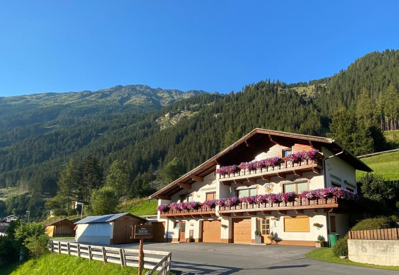 Haus Marita Apartment Sankt Leonhard im Pitztal Bagian luar foto